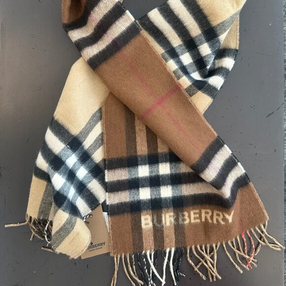 Burberry Scarf - Picture 2 of 3